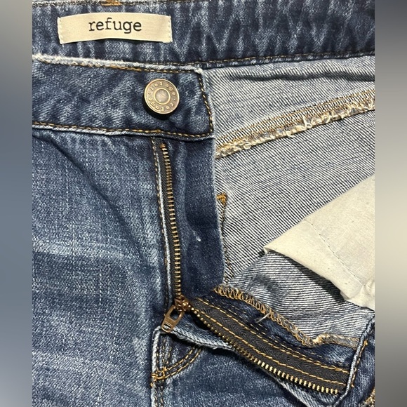 Refuge Women's Distressed Blue Jeans Size 10 - Picture 12 of 16